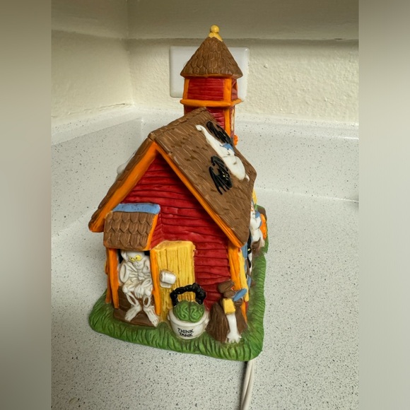 Creepy Hollow Midwest Cannon Falls School House LIGHTS UP! - Picture 4 of 5